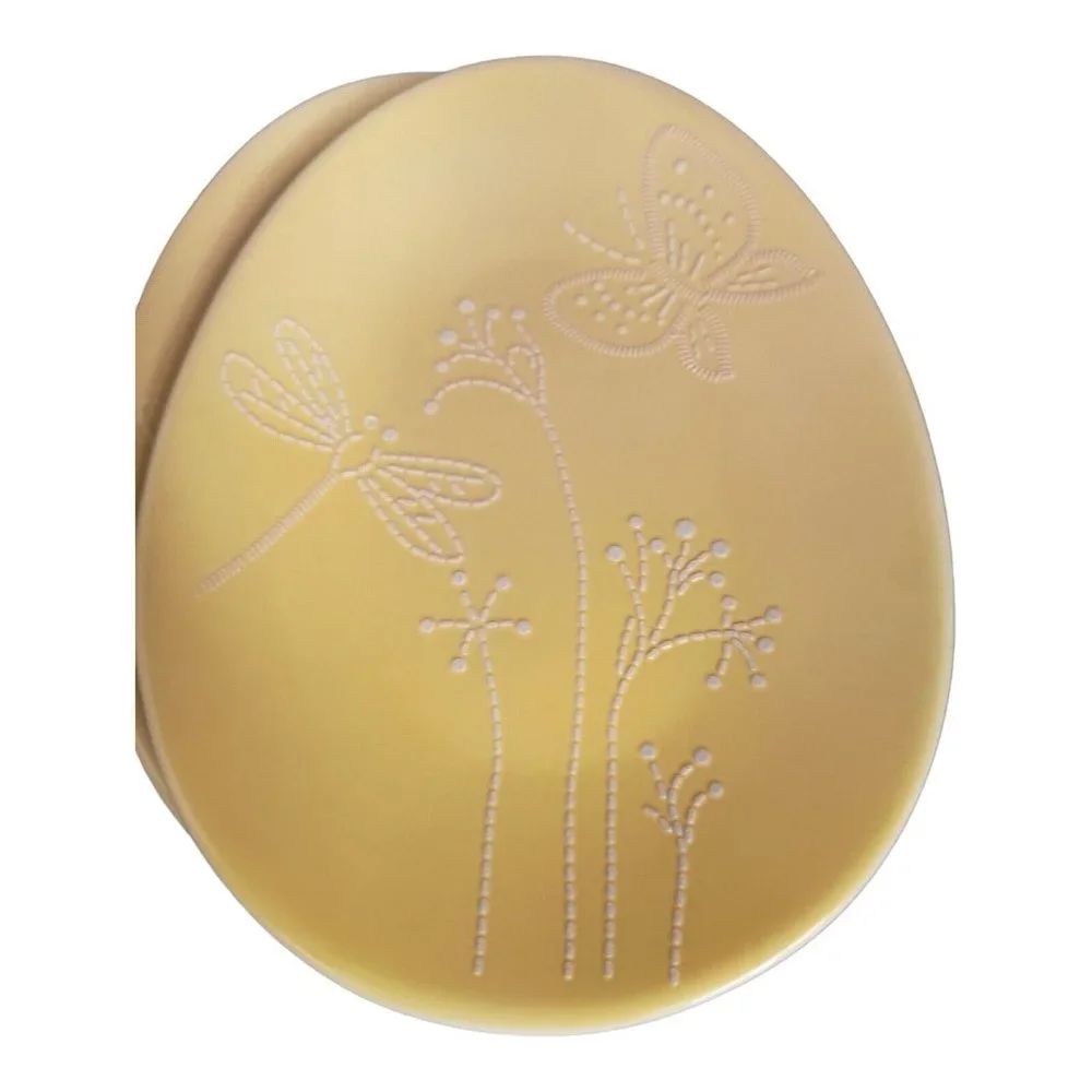 Crate & Barrel Green Egg Shape Plate spring easter Embossed 8x6” set of 4